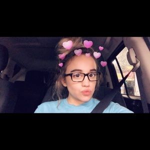 Meet your Posher, Alyssa